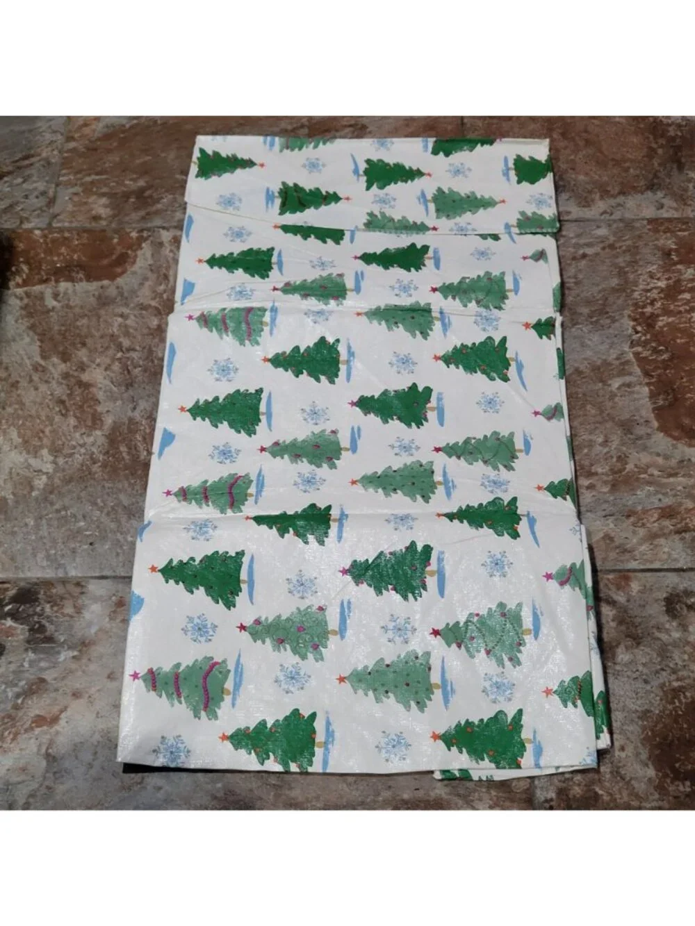 Vintage Trim A Home Christmas Vinyl Tablecover Round 60